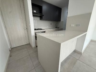 Apartamento de 3 alcobas en arriendo en Los Colores, Medellín, 74 m² · foto 4 de 17