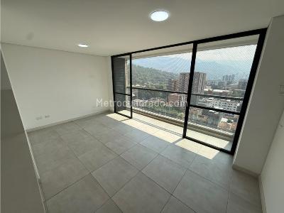 Apartamento de 3 alcobas en arriendo en Los Colores, Medellín, 74 m² · foto 8 de 17