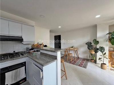 Apartaestudio en arriendo en La Castellana, Medellín, 45 m² · foto 10 de 12