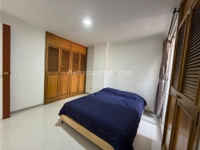 Apartaestudio en arriendo en La Castellana, Medellín, 45 m² · foto 2 de 12