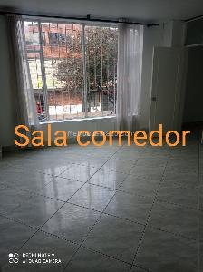 Casa de 5 alcobas en venta en Los Alcazares, Bogotá, 320 m² · foto 2 de 12