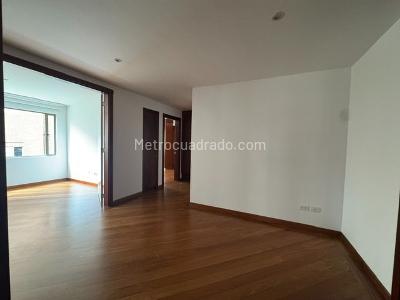 Apartamento de 3 alcobas en venta en Chico Museo, Bogotá, 210 m² · foto 12 de 15