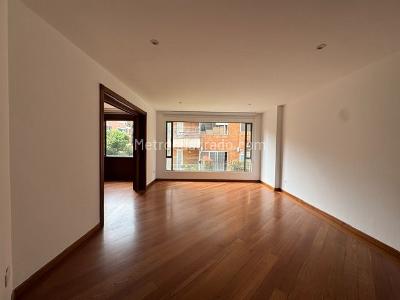 Apartamento de 3 alcobas en venta en Chico Museo, Bogotá, 210 m² · foto 3 de 15
