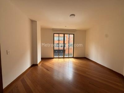 Apartamento de 3 alcobas en venta en Chico Museo, Bogotá, 210 m² · foto 1 de 15