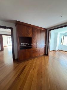 Apartamento de 3 alcobas en venta en Chico Museo, Bogotá, 210 m² · foto 2 de 15