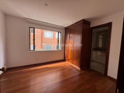 Apartamento de 3 alcobas en venta en Chico Museo, Bogotá, 210 m² · foto 9 de 15