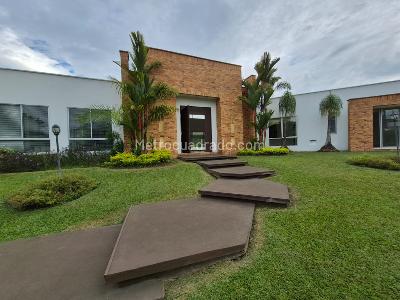 Casa de 4 alcobas en venta en El Eden, Armenia, 529 m² · foto 2 de 20