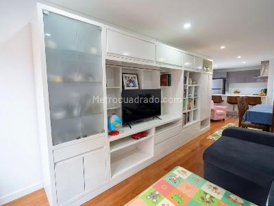 Apartamento de 2 alcobas en venta en Chico Norte, Bogotá, 81 m² · foto 2 de 20