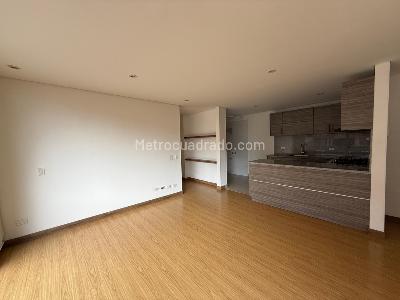 Apartamento de 3 alcobas en arriendo en Bella Suiza, Bogotá, 90 m² · foto 2 de 20