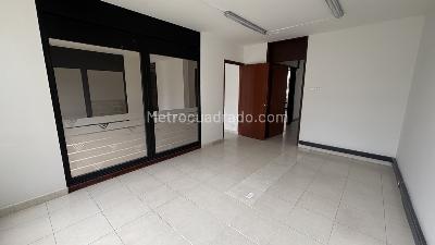 Casa de 5 alcobas en arriendo en La Castellana, Bogotá, 420 m² · foto 11 de 20