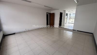 Casa de 5 alcobas en arriendo en La Castellana, Bogotá, 420 m² · foto 14 de 20