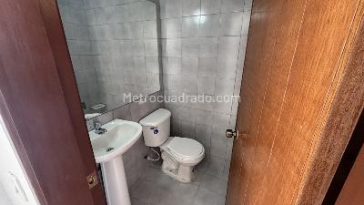 Casa de 5 alcobas en arriendo en La Castellana, Bogotá, 420 m² · foto 15 de 20