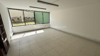 Casa de 5 alcobas en arriendo en La Castellana, Bogotá, 420 m² · foto 2 de 20