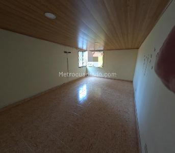Casa de 3 alcobas en venta en Castilla, Bogotá, 115 m² · foto 3 de 20