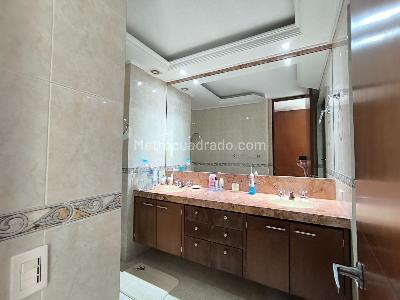 Apartamento de 3 alcobas en venta en Balcon De Lindaraja, Bogotá, 193 m² · foto 12 de 20