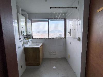 Apartamento de 3 alcobas en venta en Balcon De Lindaraja, Bogotá, 193 m² · foto 16 de 20