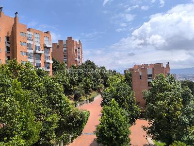 Apartamento de 3 alcobas en venta en Balcon De Lindaraja, Bogotá, 193 m² · foto 2 de 20