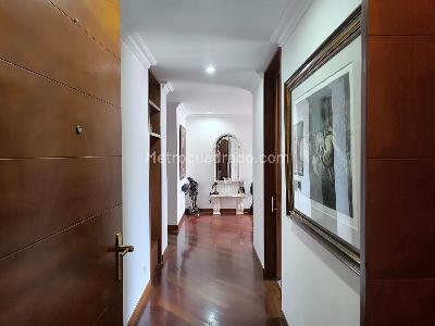 Apartamento de 3 alcobas en venta en Balcon De Lindaraja, Bogotá, 193 m² · foto 3 de 20