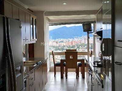 Apartamento de 3 alcobas en venta en Balcon De Lindaraja, Bogotá, 193 m² · foto 5 de 20