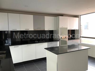 Apartamento de 3 alcobas en venta en Colina Campestre, Bogotá, 204 m² · foto 4 de 20