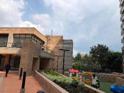 Apartamento de 3 alcobas en venta en Colina Campestre, Bogotá, 145 m² · foto 2 de 19