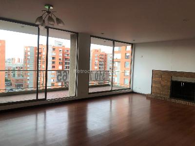 Apartamento de 3 alcobas en venta en Colina Campestre, Bogotá, 182 m² · foto 2 de 20
