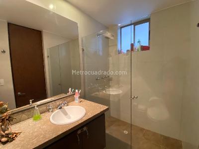 Apartamento de 3 alcobas en venta en Colina Gratamira, Bogotá, 116 m² · foto 14 de 20