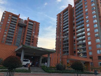 Apartamento de 3 alcobas en venta en Colina Gratamira, Bogotá, 200 m² · foto 2 de 20
