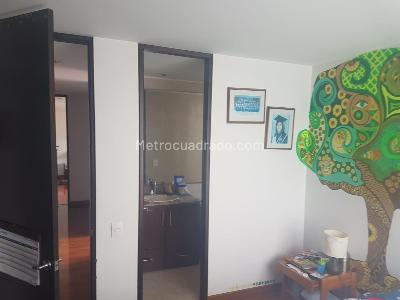 Apartamento de 3 alcobas en venta en Colina Gratamira, Bogotá, 200 m² · foto 7 de 20