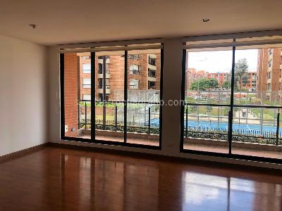 Apartamento de 3 alcobas en venta en Mazuren Colina, Bogotá, 117 m² · foto 2 de 20
