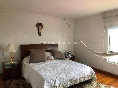Apartamento de 3 alcobas en venta en Gratamira Colina Campestre, Bogotá, 208 m² · foto 9 de 20