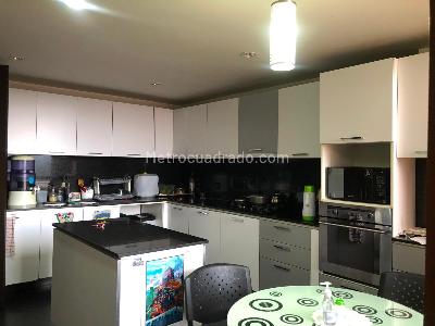 Apartamento de 3 alcobas en venta en Gratamira Colina Campestre, Bogotá, 208 m² · foto 12 de 20