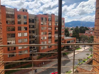 Apartamento de 3 alcobas en venta en Colina Campestre, Bogotá, 142 m² · foto 2 de 16