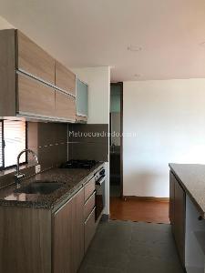 Apartamento de 1 alcoba en venta en Mazuren Colina, Bogotá, 59 m² · foto 6 de 19