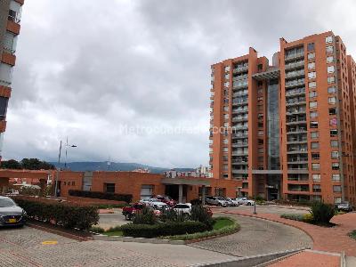 Apartamento de 3 alcobas en venta en Colina Gratamira, Bogotá, 197 m² · foto 3 de 20