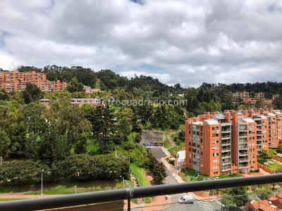 Apartamento de 3 alcobas en venta en Colina Gratamira, Bogotá, 197 m² · foto 2 de 20