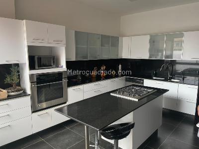 Apartamento de 3 alcobas en venta en Gratamira Campestre, Bogotá, 204 m² · foto 3 de 20