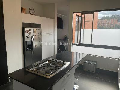 Apartamento de 3 alcobas en venta en Gratamira Campestre, Bogotá, 204 m² · foto 9 de 20