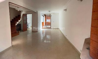 Casa de 3 alcobas en venta en Colina Mazuren, Bogotá, 170 m² · foto 3 de 20