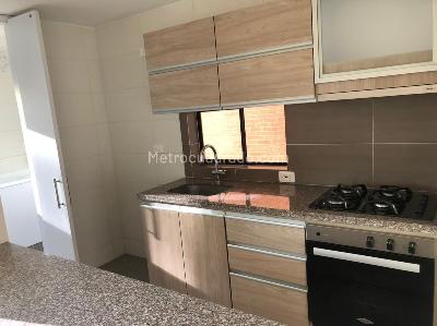 Apartamento en venta en Mazuren, Bogotá · foto 4 de 19