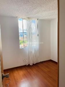 Apartamento de 3 alcobas en venta en La Colina Mazuren, Bogotá, 73 m² · foto 7 de 9