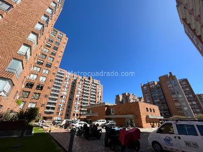 Apartamento de 4 alcobas en venta en Colina Campestre, Bogotá, 249 m² · foto 2 de 20