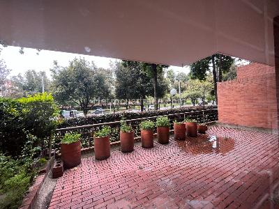 Apartamento de 3 alcobas en venta en Colina Campestre, Bogotá, 176 m² · foto 3 de 19