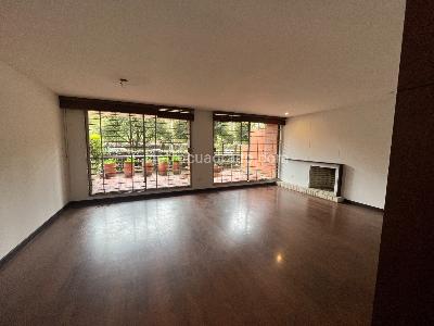 Apartamento de 3 alcobas en venta en Colina Campestre, Bogotá, 176 m² · foto 2 de 19