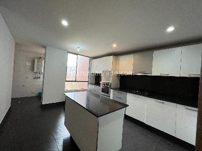 Apartamento de 3 alcobas en venta en Colina Campestre, Bogotá, 182 m² · foto 3 de 20