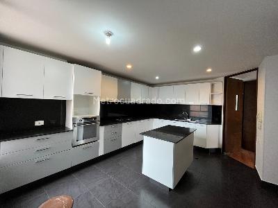 Apartamento de 3 alcobas en venta en Colina Campestre, Bogotá, 182 m² · foto 1 de 20