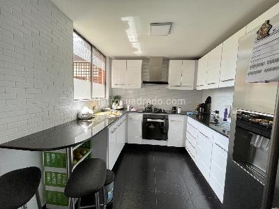 Apartamento de 3 alcobas en venta en Colina Campestre, Bogotá, 173 m² · foto 2 de 20