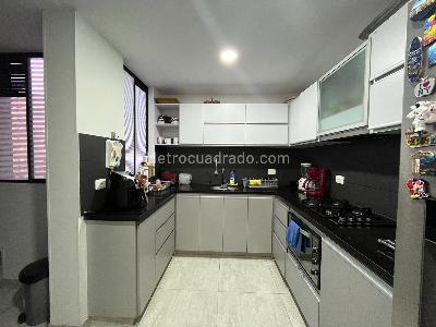 Apartamento de 3 alcobas en venta en Mazuren Colina, Bogotá, 134 m² · foto 7 de 19