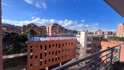 Apartamento de 4 alcobas en venta en Colina Campestre, Bogotá, 163 m² · foto 2 de 20