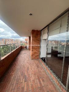 Apartamento de 3 alcobas en venta en Colina Campestre, Bogotá, 152 m² · foto 2 de 20